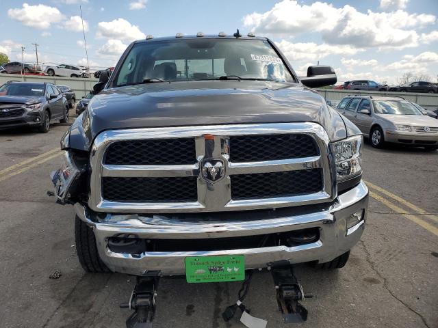 3C6UR5DL1JG213665 - 2018 RAM 2500 SLT GRAY photo 5