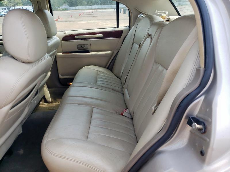 1LNHM81WX3Y655356 - 2003 LINCOLN TOWN CAR EXECUTIVE TAN photo 10