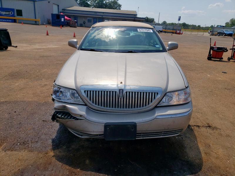 1LNHM81WX3Y655356 - 2003 LINCOLN TOWN CAR EXECUTIVE TAN photo 5