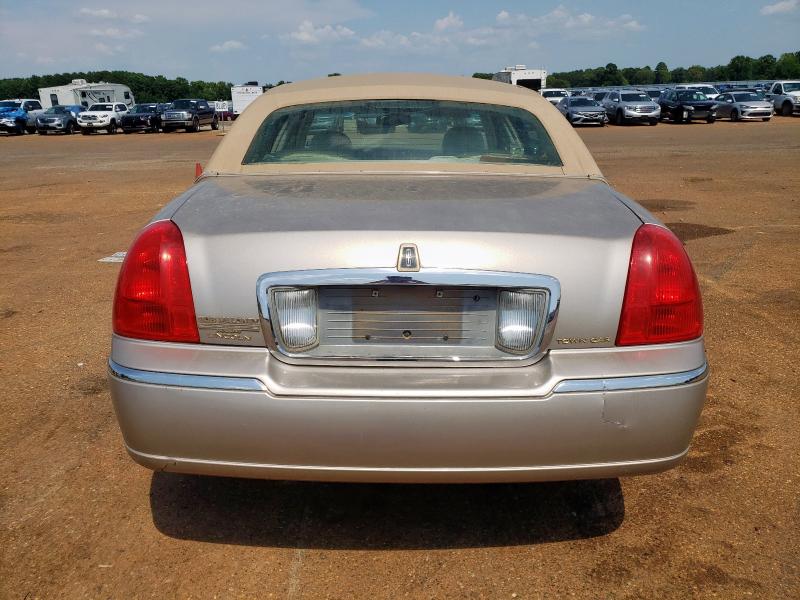 1LNHM81WX3Y655356 - 2003 LINCOLN TOWN CAR EXECUTIVE TAN photo 6