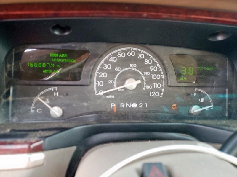 1LNHM81WX3Y655356 - 2003 LINCOLN TOWN CAR EXECUTIVE TAN photo 9