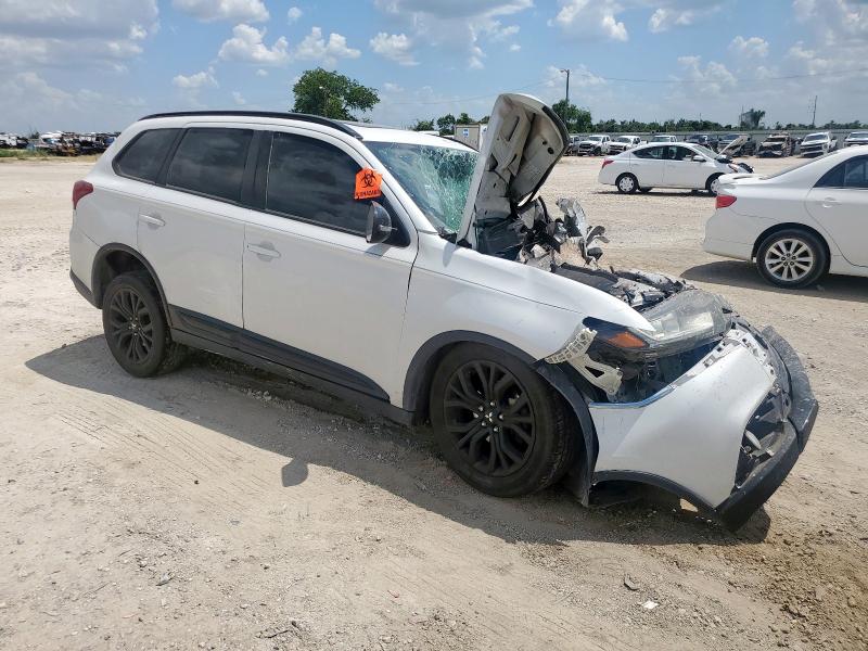 JA4AD3A38JZ021950 - 2018 MITSUBISHI OUTLANDER SE თეთრი ფოტო 4