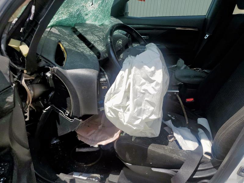 JA4AD3A38JZ021950 - 2018 MITSUBISHI OUTLANDER SE თეთრი ფოტო 7