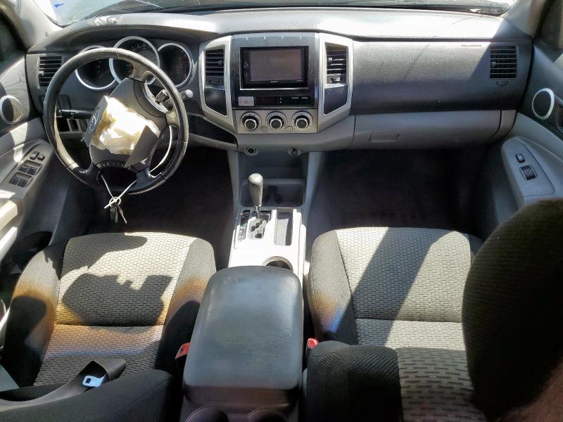 3TMJU62NX7M045104 - 2007 TOYOTA TACOMA DOUBLE CAB PRERUNNER SILVER photo 8