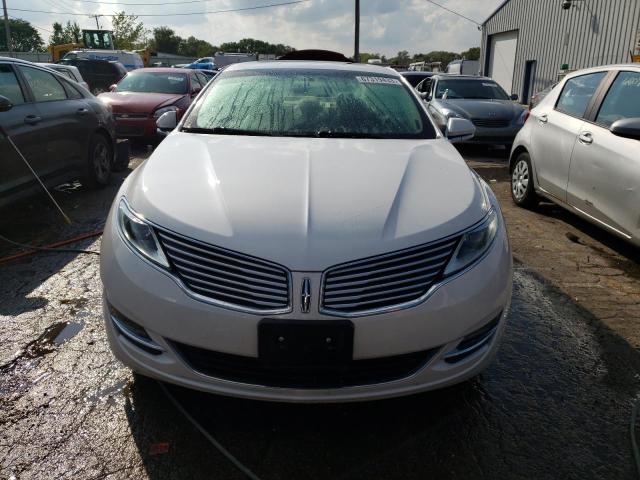 3LN6L2J97ER822338 - 2014 LINCOLN MKZ WHITE photo 5