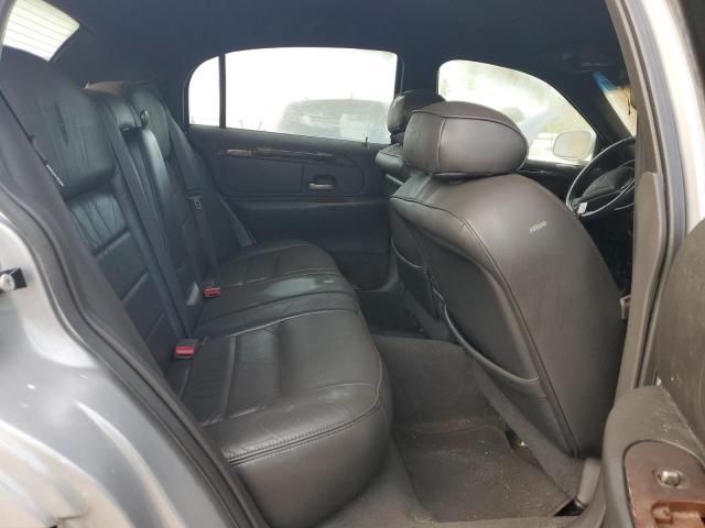 1LNHM81W8YY877899 - 2000 LINCOLN TOWN CAR EXECUTIVE SILVER photo 10