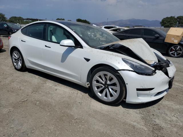 5YJ3E1EB2MF975489 - 2021 TESLA MODEL 3 თეთრი ფოტო 4