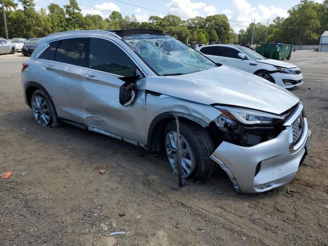 3PCAJ5M18KF135782 - 2019 INFINITI QX50 ESSENTIAL SILVER photo 4