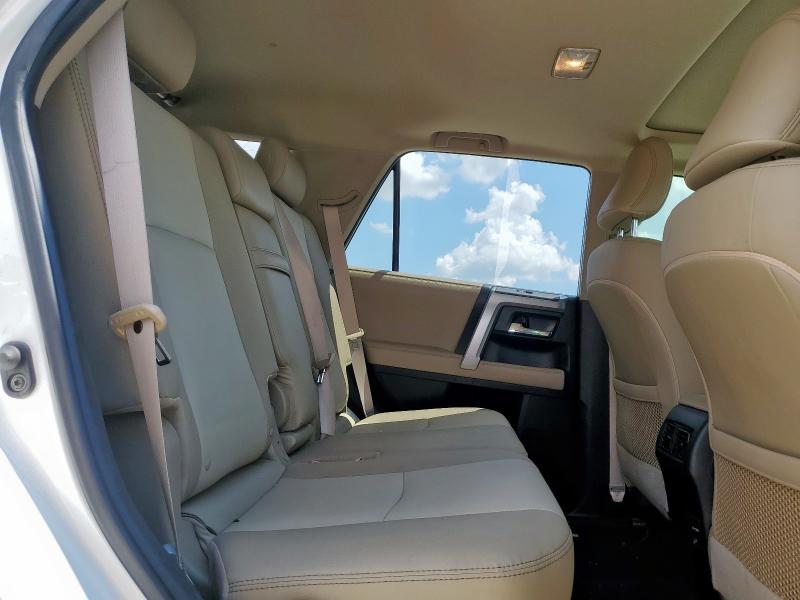 JTEZU5JR9K5191828 - 2019 TOYOTA 4RUNNER SR5 WHITE photo 11