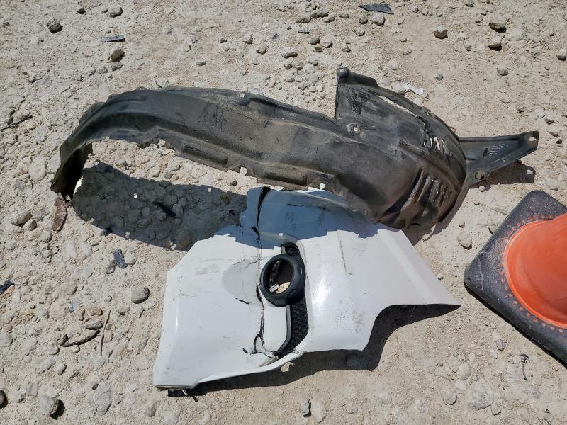 JTEZU5JR9K5191828 - 2019 TOYOTA 4RUNNER SR5 WHITE photo 13