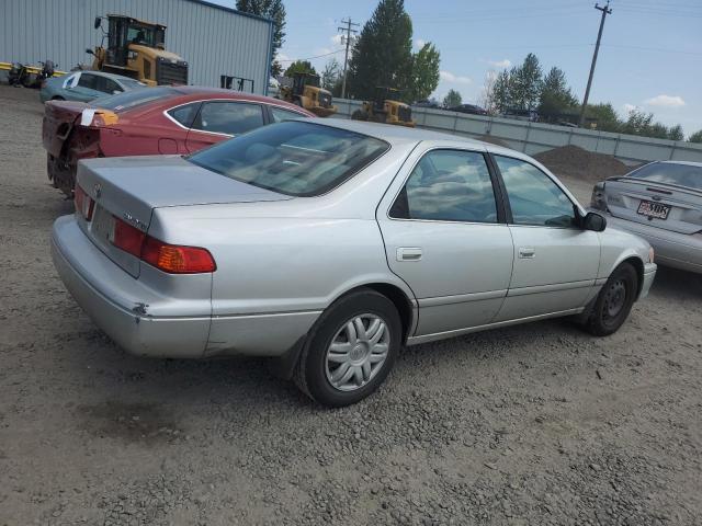 JT2BG22K5Y0468549 - 2000 TOYOTA CAMRY CE SILVER photo 3