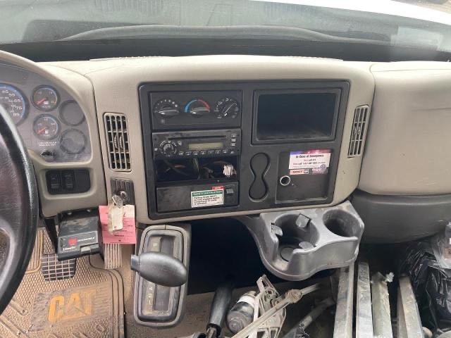 1HTJSSKK0CJ663448 - 2012 INTERNATIONAL TERRASTAR TWO TONE photo 9