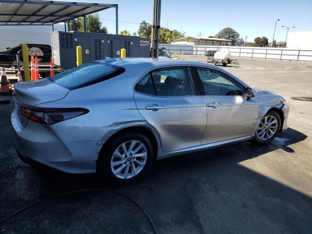 4T1C11AK1PU798748 - 2023 TOYOTA CAMRY LE SILVER photo 3