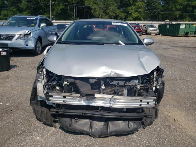 5YFEPMAE4NP354331 - 2022 TOYOTA COROLLA LE SILVER photo 5