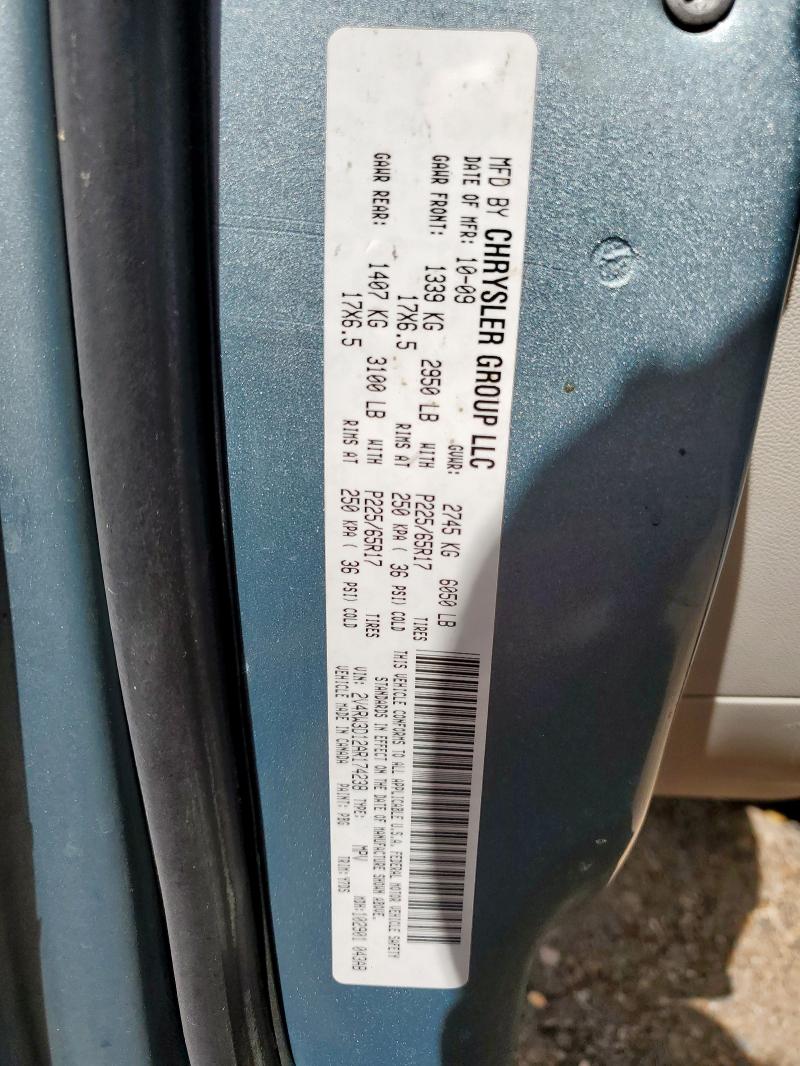 2V4RW3D12AR174238 - 2010 VOLKSWAGEN ROUTAN SE TEAL photo 13