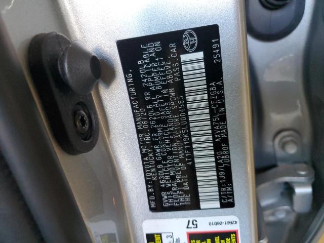 4T1F11BK5LU004565 - 2020 TOYOTA CAMRY XLE SILVER photo 12