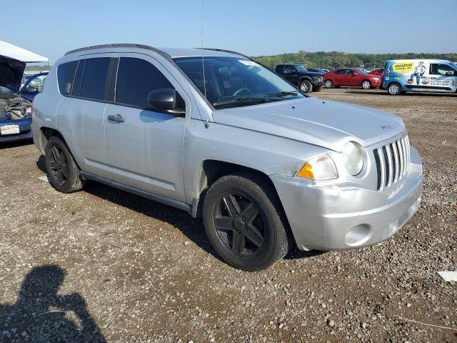 1J8FF47W67D383142 - 2007 JEEP COMPASS SILVER photo 4