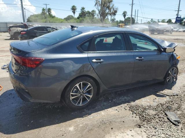 3KPF24AD6RE792446 - 2024 KIA FORTE LX GRAY photo 3