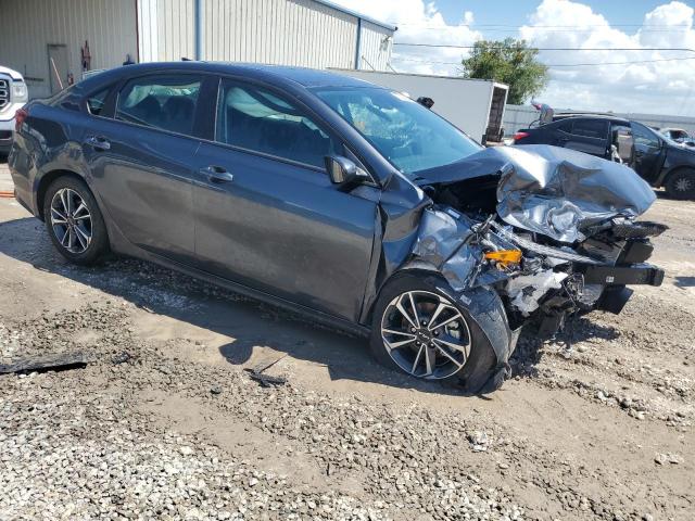 3KPF24AD6RE792446 - 2024 KIA FORTE LX GRAY photo 4