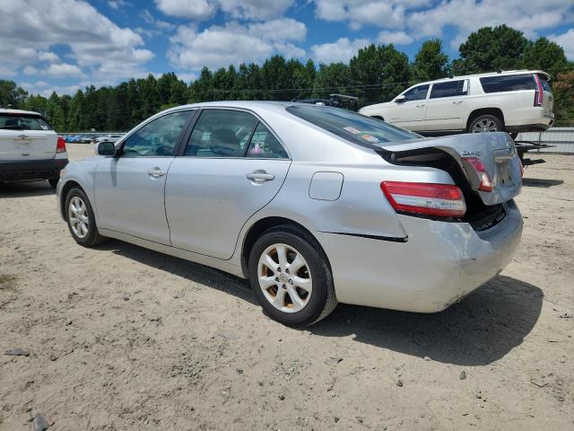 4T1BF3EK7BU143277 - 2011 TOYOTA CAMRY BASE ვერცხლისფერი ფოტო 2