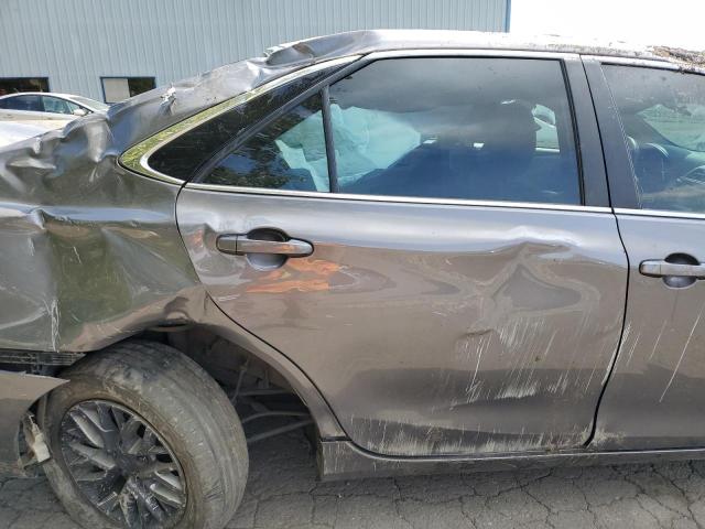 4T4BF1FK0GR553239 - 2016 TOYOTA CAMRY LE GRAY photo 10