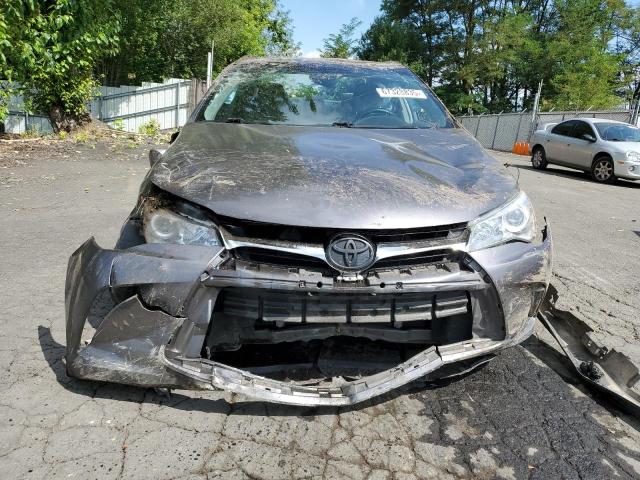4T4BF1FK0GR553239 - 2016 TOYOTA CAMRY LE GRAY photo 5