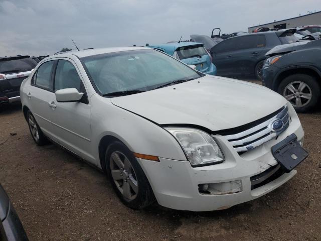 3FAHP07Z98R162388 - 2008 FORD FUSION SE WHITE photo 4