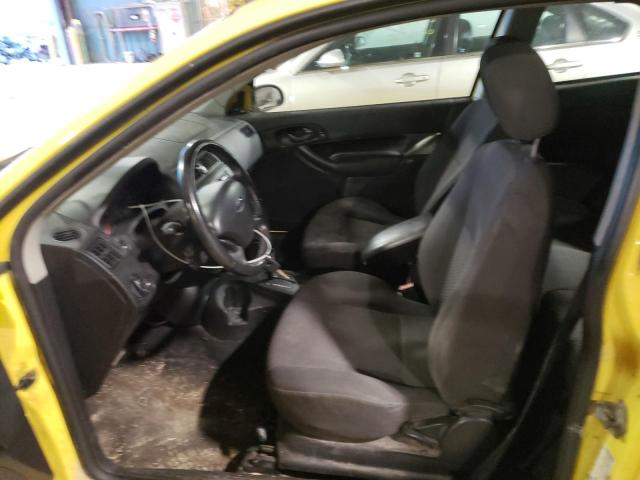 3FAFP31N05R129046 - 2005 FORD FOCUS ZX3 YELLOW photo 5