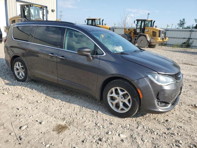 2C4RC1FG8JR365591 - 2018 CHRYSLER PACIFICA TOURING PLUS GRAY photo 4