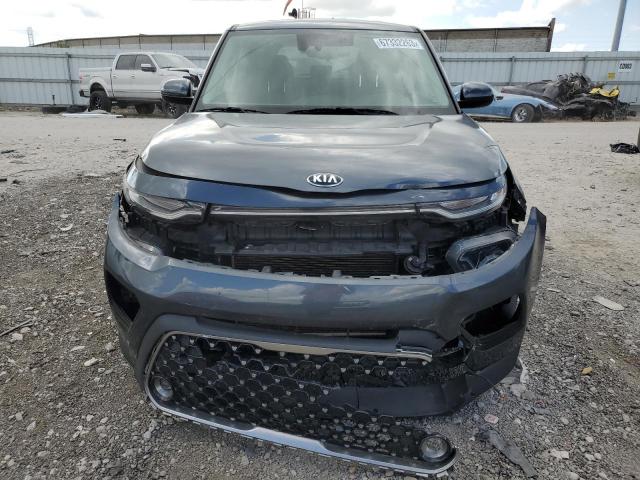 KNDJ33AU5L7041122 - 2020 KIA SOUL EX GRAY photo 5