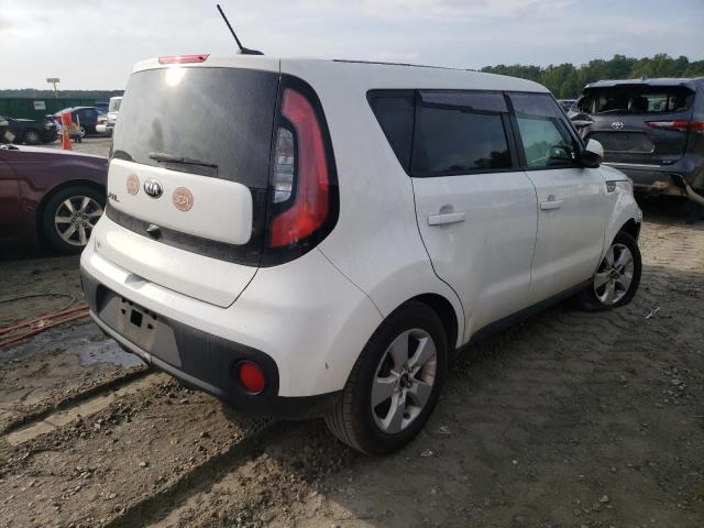 KNDJN2A2XJ7592470 - 2018 KIA SOUL WHITE photo 3