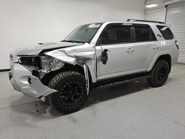 2020 TOYOTA 4RUNNER SR5/SR5 PREMIUM, 