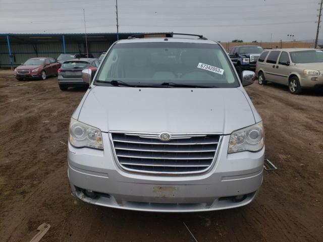 2A8HR64X68R736440 - 2008 CHRYSLER TOWN & COU LIMITED SILVER photo 5