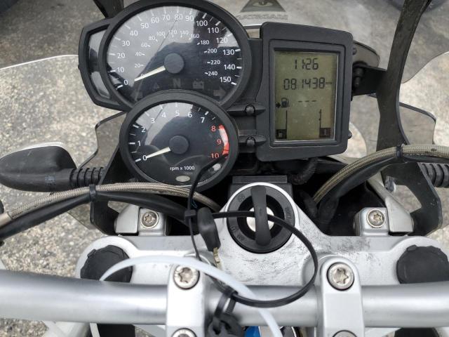 WB1039803AZS26902 - 2010 BMW R1200 R WHITE photo 8