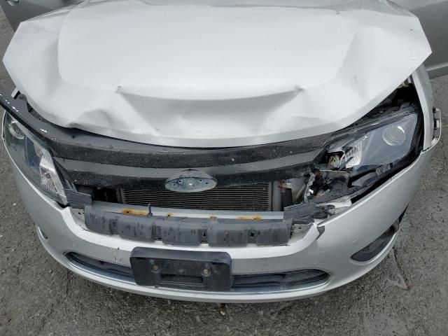 3FAHP0HA8CR113586 - 2012 FORD FUSION SE SILVER photo 11