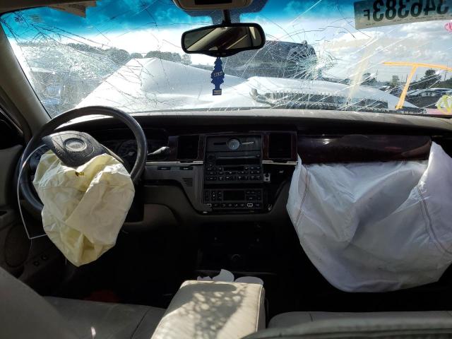 1LNHM81WX4Y681926 - 2004 LINCOLN TOWN CAR EXECUTIVE SILVER photo 8