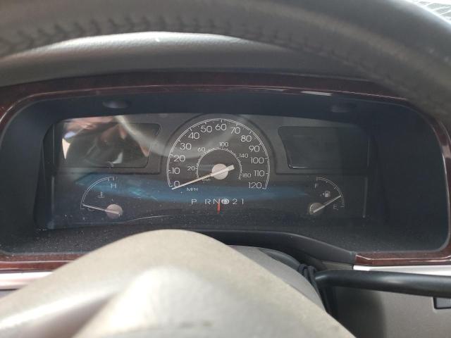 1LNHM81WX4Y681926 - 2004 LINCOLN TOWN CAR EXECUTIVE SILVER photo 9