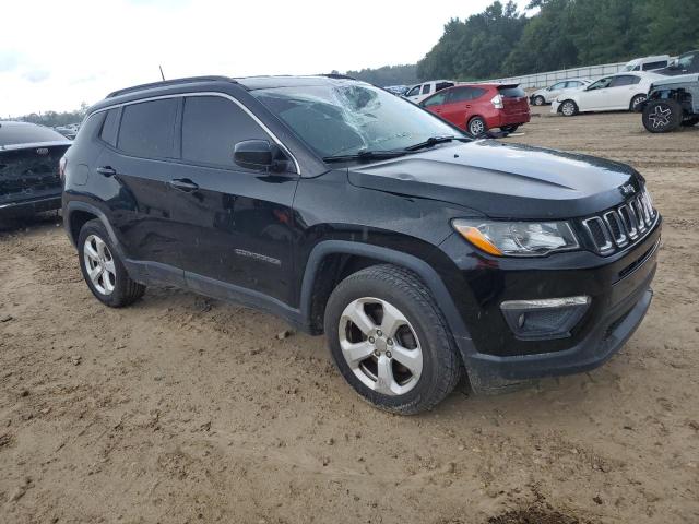 3C4NJCBB8HT672664 - 2017 JEEP COMPASS LATITUDE BLACK photo 4