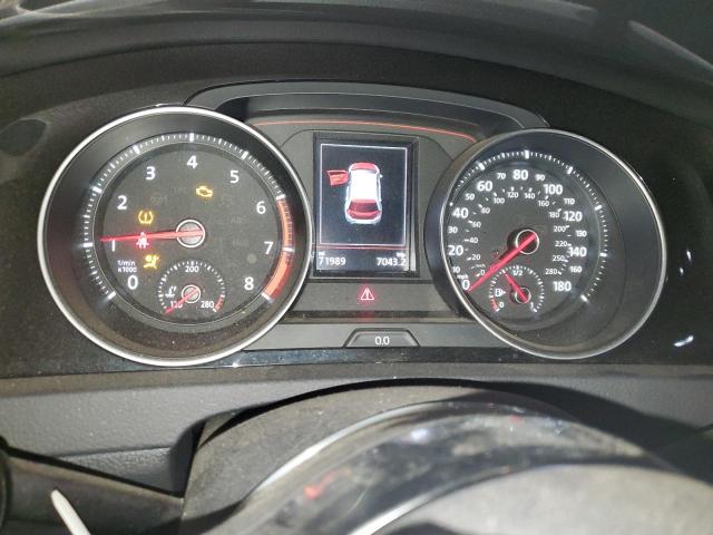 3VW547AUXJM252497 - 2018 VOLKSWAGEN GTI S WHITE photo 9