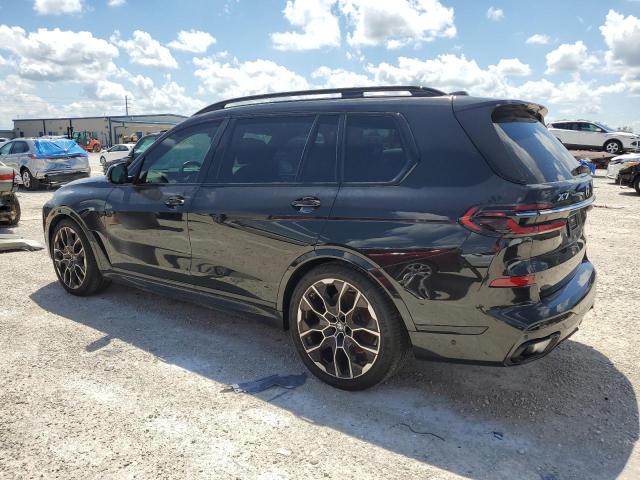 5UX23EM07P9P03140 - 2023 BMW X7 XDRIVE40I BLACK photo 2