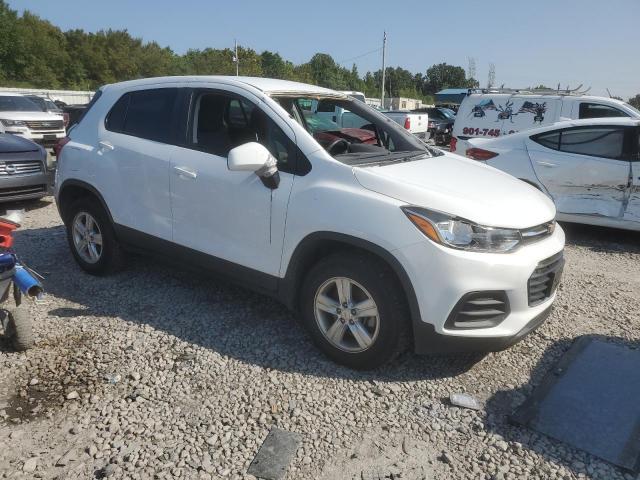 KL7CJNSB2LB060857 - 2020 CHEVROLET TRAX LS WHITE photo 4