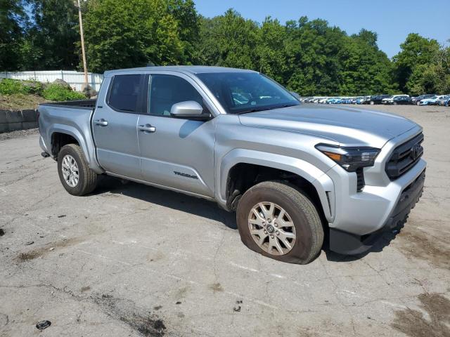 3TMLB5JN6SM121114 - 2025 TOYOTA TACOMA DOUBLE CAB Արծաթագույն լուսանկար 4