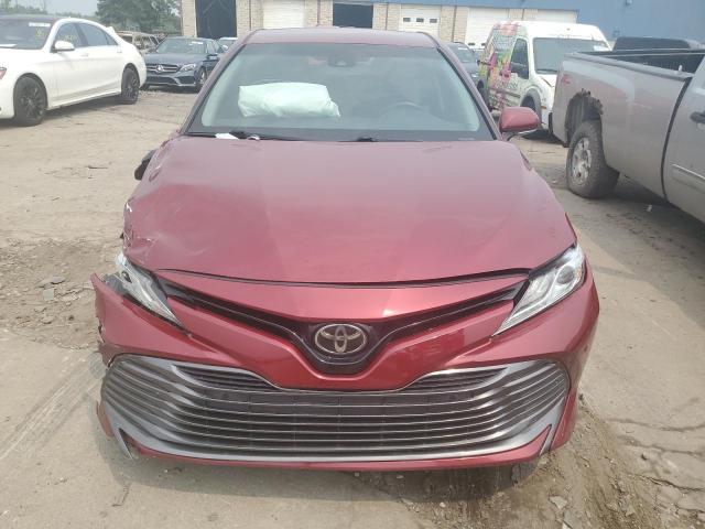 4T1B11HK7JU550190 - 2018 TOYOTA CAMRY L BURGUNDY photo 5