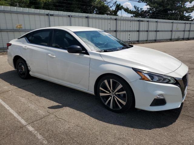 1N4BL4CV7KC173276 - 2019 NISSAN ALTIMA SR 白色 照片 4
