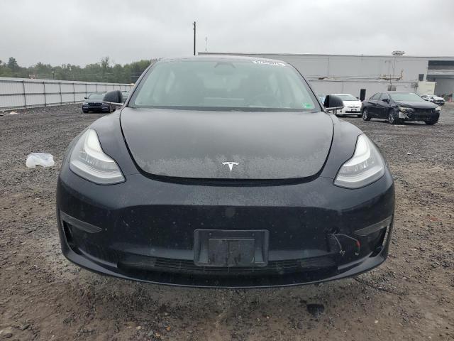 5YJ3E1EB6JF150261 - 2018 TESLA MODEL 3 Qara foto 5
