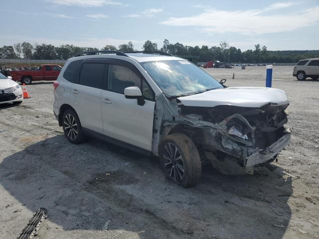 JF2SJAEC6EH440815 - 2014 SUBARU FORESTER 2.5I PREMIUM WHITE photo 4