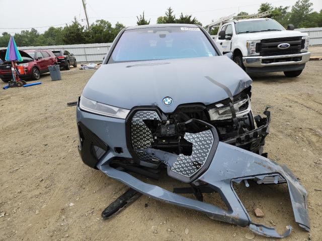 WB523CF00RCR96805 - 2024 BMW IX XDRIVE50 GRAY photo 5