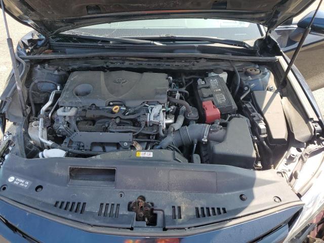 4T1B11HK1JU507593 - 2018 TOYOTA CAMRY L BLUE photo 11