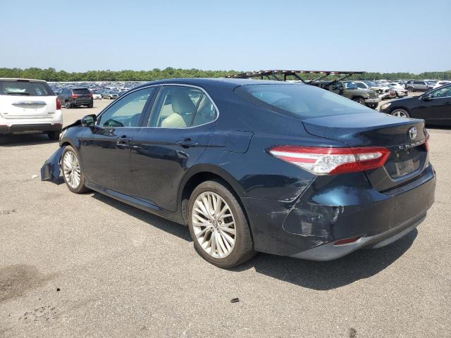 4T1B11HK1JU507593 - 2018 TOYOTA CAMRY L BLUE photo 2
