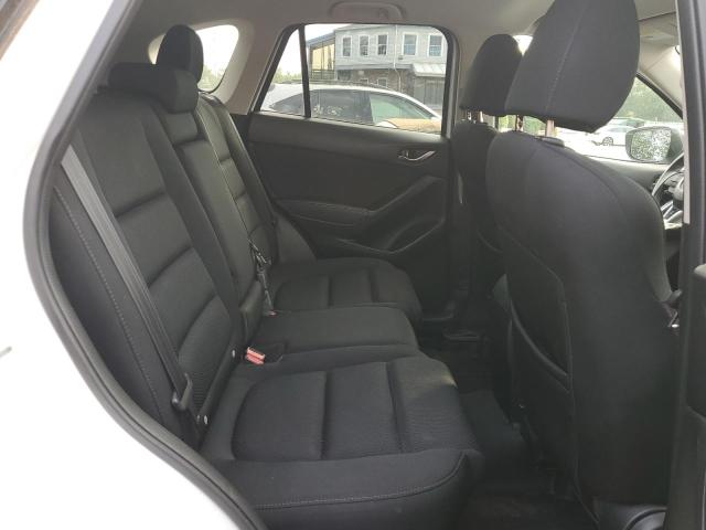 JM3KE4CY4G0776796 - 2016 MAZDA CX-5 TOURING WHITE photo 11